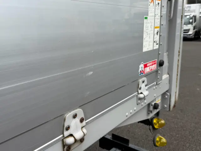 いすゞ ギガ QKG-CYL77A(6x2)の写真25