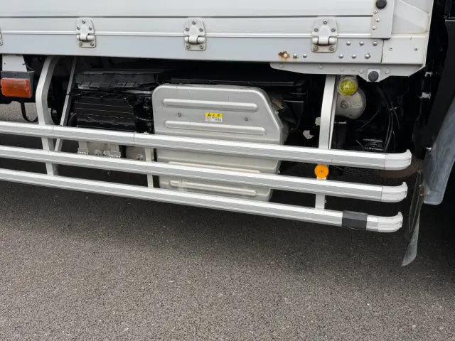 いすゞ ギガ QKG-CYL77A(6x2)の写真27
