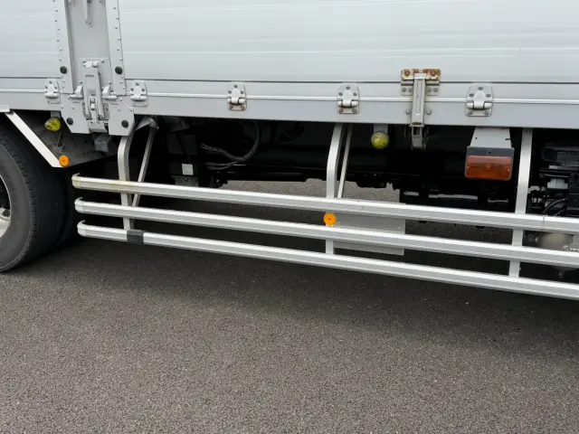 いすゞ ギガ QKG-CYL77A(6x2)の写真28