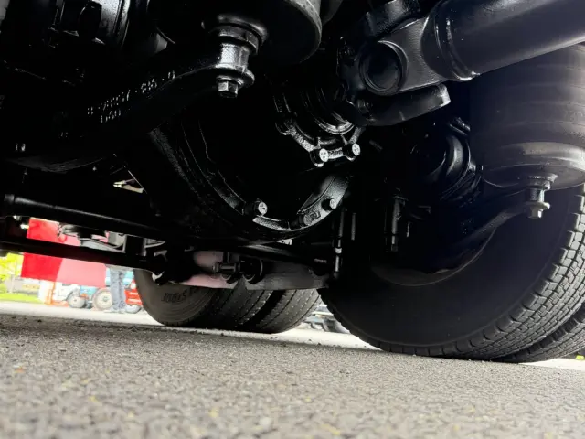 いすゞ ギガ QKG-CYL77A(6x2)の写真35