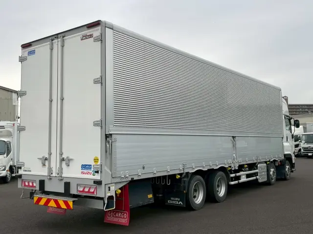 いすゞ ギガ 2PG-CYJ77D(8x4)の写真4