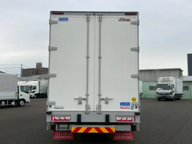 いすゞ ギガ 2PG-CYJ77D(8x4)の写真5