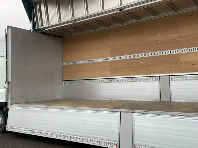 いすゞ ギガ 2PG-CYJ77D(8x4)の写真17