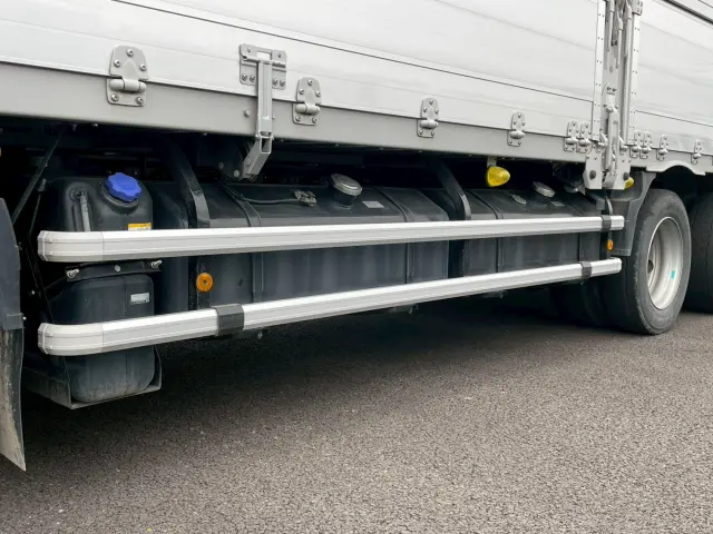 いすゞ ギガ 2PG-CYJ77D(8x4)の写真20