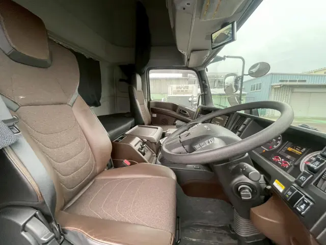 いすゞ ギガ 2PG-CYJ77D(8x4)の写真34