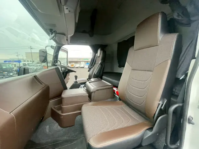 いすゞ ギガ 2PG-CYJ77D(8x4)の写真35