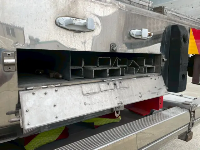 日野 レンジャー 2KG-FD2ABG(2WD)の写真17