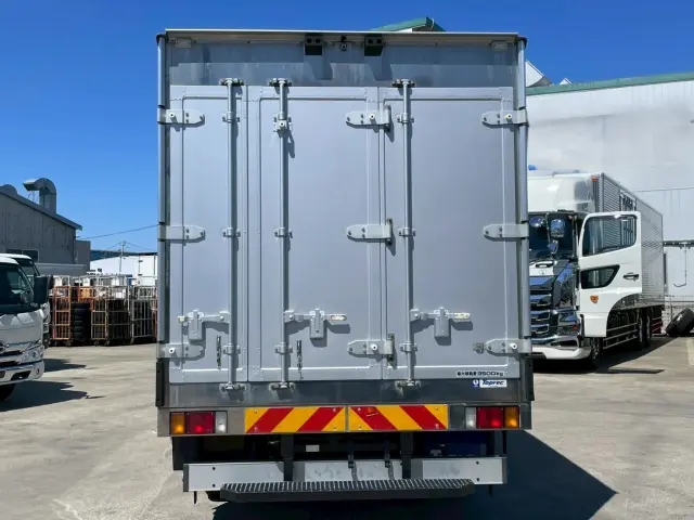 いすゞ エルフ 2PG-NPR88AN(2WD)の写真5