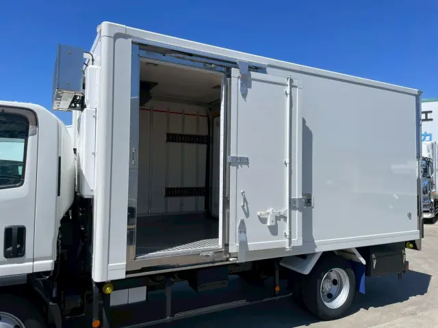 いすゞ エルフ 2PG-NPR88AN(2WD)の写真9