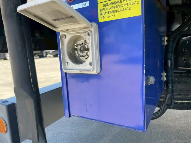 いすゞ エルフ 2PG-NPR88AN(2WD)の写真19