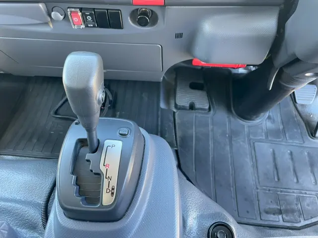 いすゞ エルフ 2PG-NPR88AN(2WD)の写真33