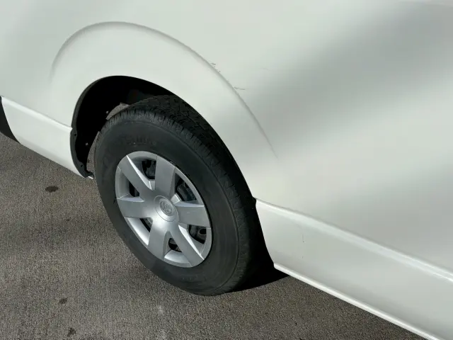トヨタ ハイエースバン QDF-GDH206V(4WD)の写真15
