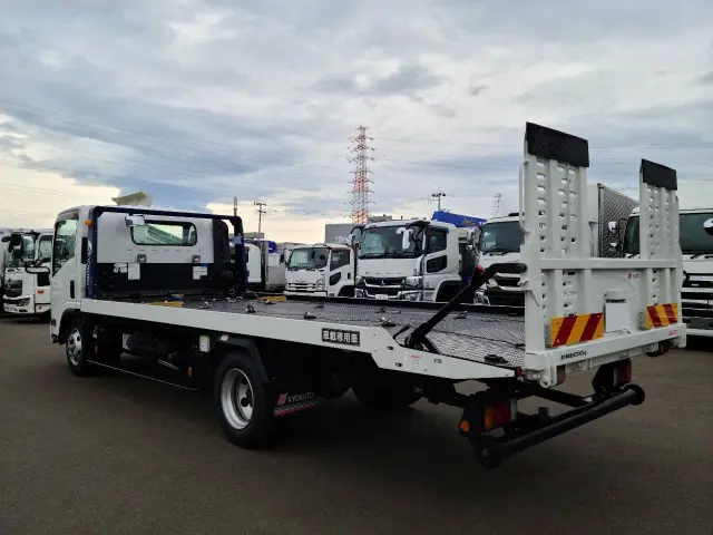 いすゞ エルフ 2RG-NPR88AN(2WD)の写真6