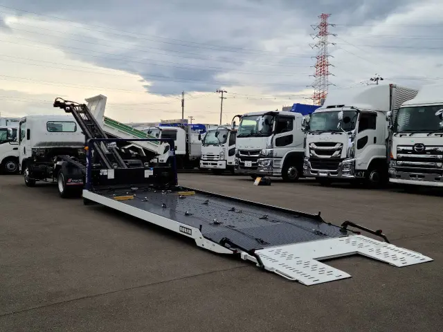 いすゞ エルフ 2RG-NPR88AN(2WD)の写真10