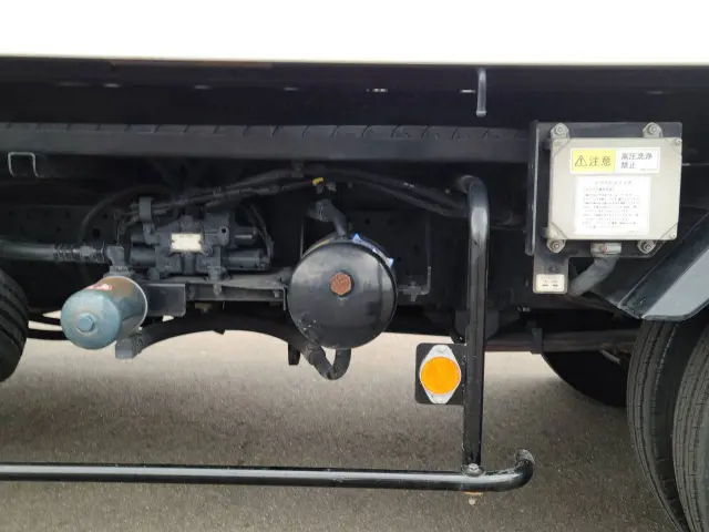 いすゞ エルフ 2RG-NPR88AN(2WD)の写真32