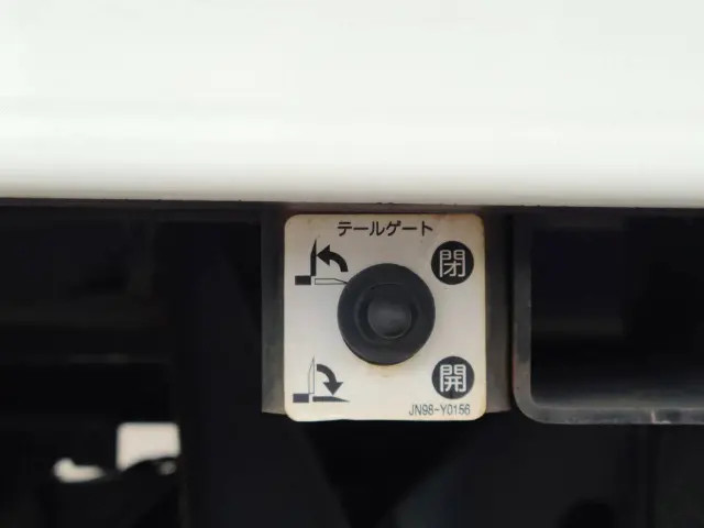 いすゞ エルフ 2RG-NPR88AN(2WD)の写真36