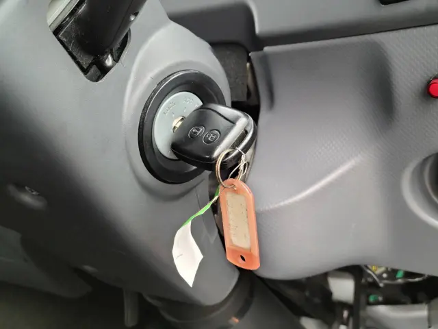 いすゞ エルフ 2RG-NPR88AN(2WD)の写真48