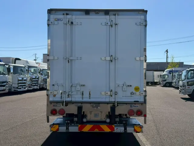いすゞ フォワード 2PG-FSR90T2(2WD)の写真5