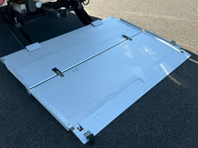 いすゞ フォワード 2PG-FSR90T2(2WD)の写真20