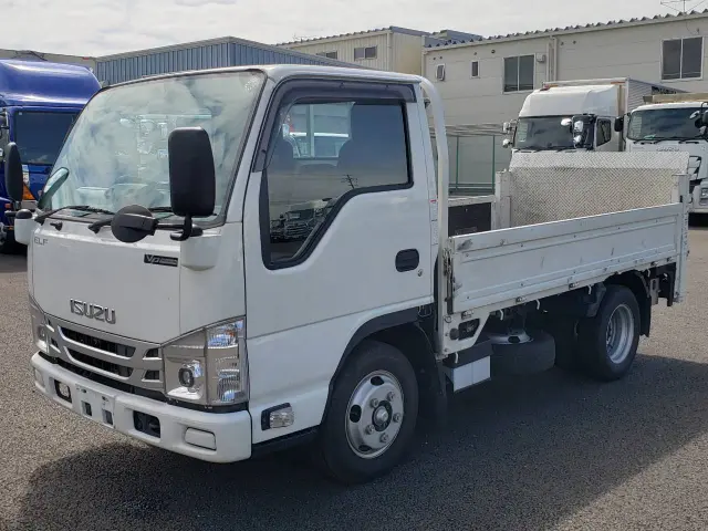 いすゞ エルフ 2RG-NJR88A(2WD)の写真1