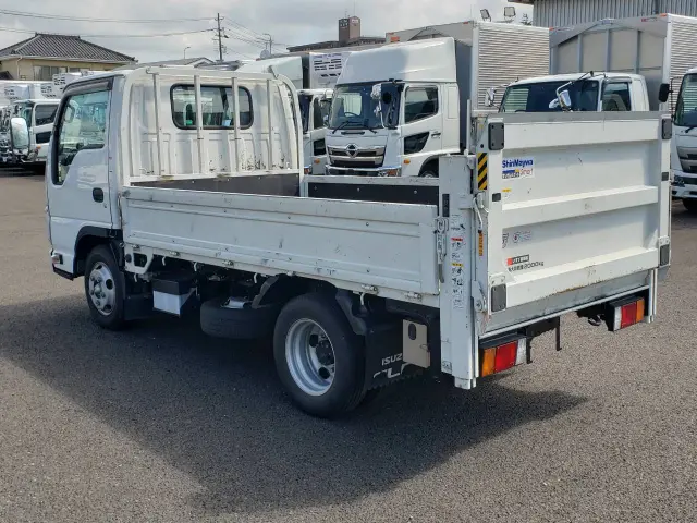 いすゞ エルフ 2RG-NJR88A(2WD)の写真6