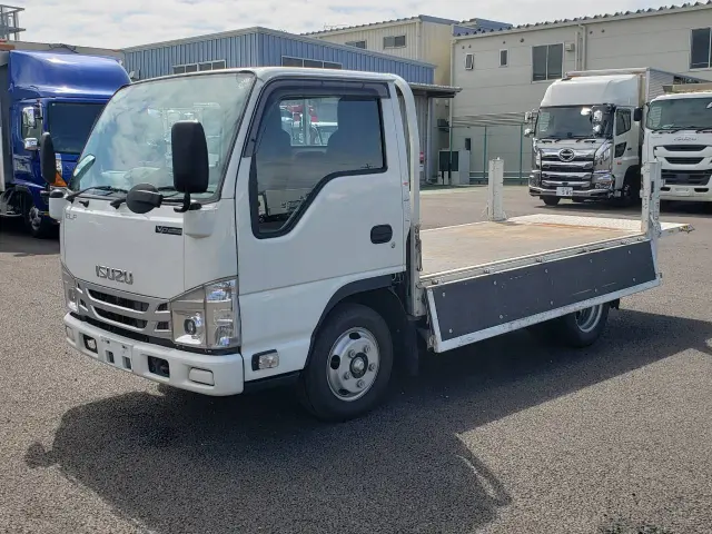 いすゞ エルフ 2RG-NJR88A(2WD)の写真7