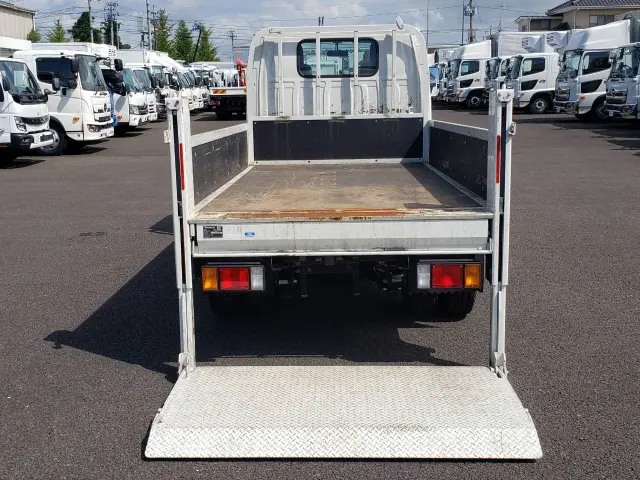 いすゞ エルフ 2RG-NJR88A(2WD)の写真14