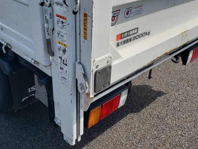 いすゞ エルフ 2RG-NJR88A(2WD)の写真17