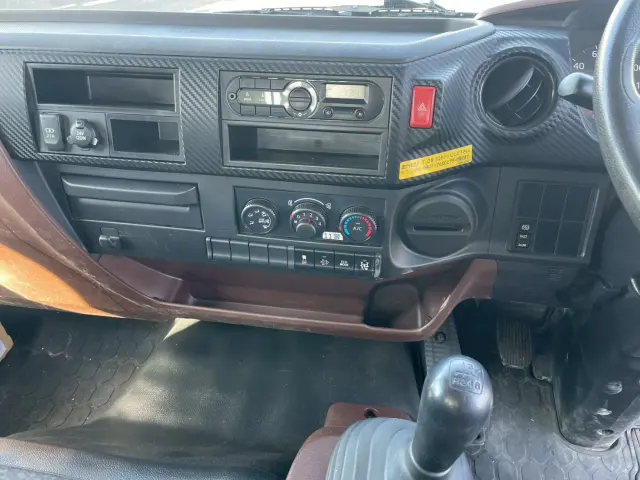 日野 レンジャー 2KG-FC2ABA(2WD)の写真29