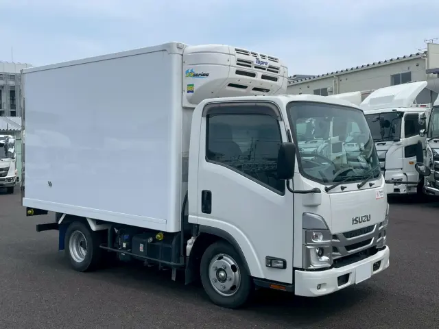 いすゞ エルフ 2RG-NLR88AN(2WD)の写真3