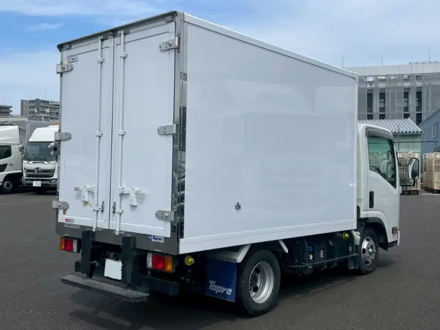 いすゞ エルフ 2RG-NLR88AN(2WD)の写真4