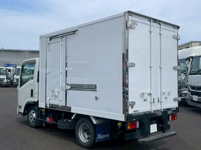 いすゞ エルフ 2RG-NLR88AN(2WD)の写真6