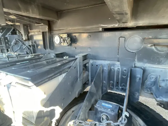 いすゞ フォワード 2RG-FTR90U2(2WD)の写真23