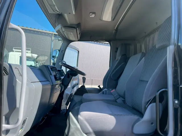 いすゞ フォワード 2RG-FTR90U2(2WD)の写真33