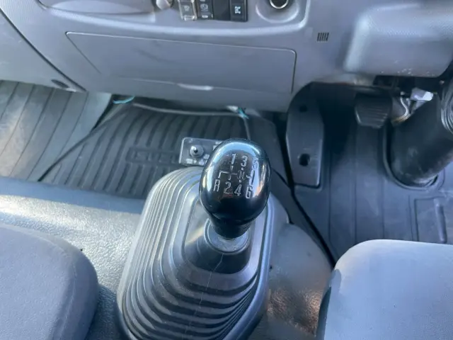 いすゞ フォワード 2RG-FTR90U2(2WD)の写真37