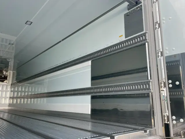 日野 プロフィア 2DG-FR1AHC(2WD)の写真13