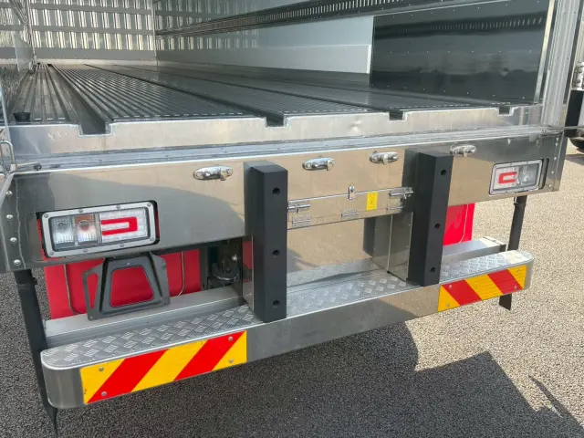 日野 プロフィア 2DG-FR1AHC(2WD)の写真15