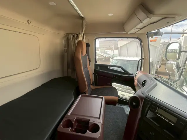 日野 プロフィア 2DG-FR1AHC(2WD)の写真38