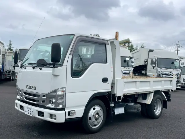 いすゞ エルフ 2RG-NJR88AD(2WD)の写真1