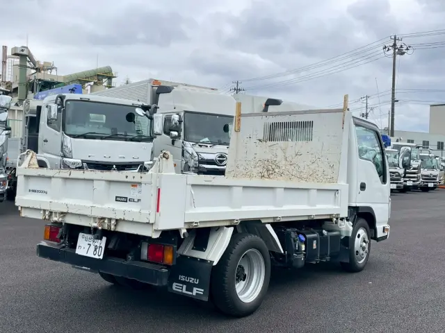 いすゞ エルフ 2RG-NJR88AD(2WD)の写真4