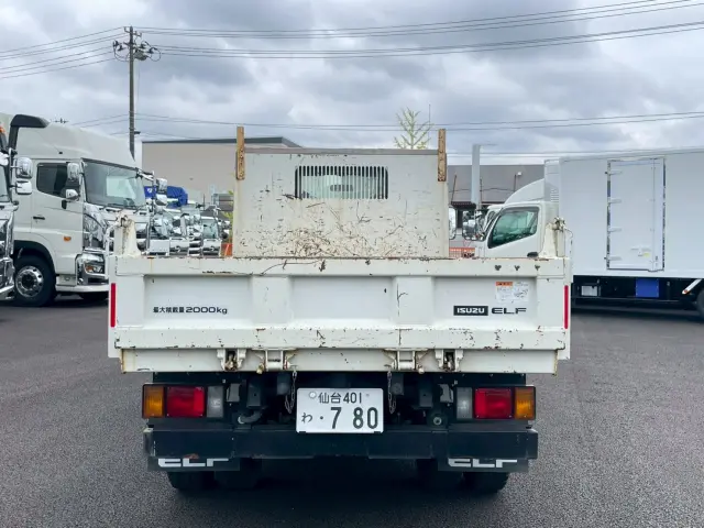 いすゞ エルフ 2RG-NJR88AD(2WD)の写真5