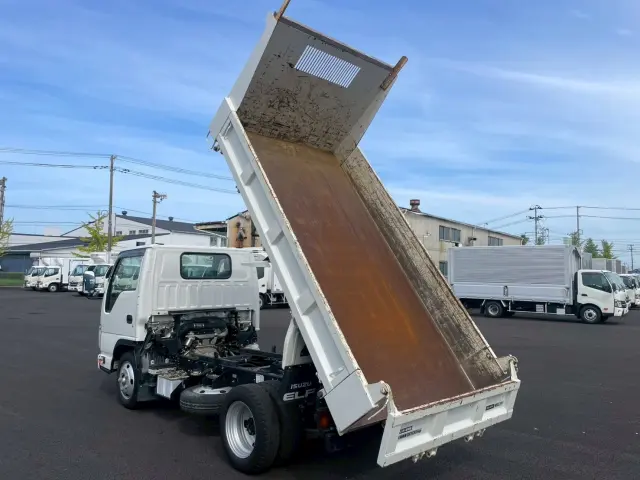 いすゞ エルフ 2RG-NJR88AD(2WD)の写真16