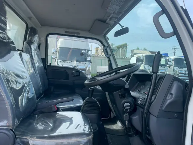 いすゞ エルフ 2RG-NJR88AD(2WD)の写真39