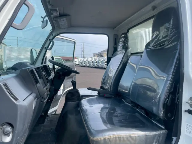 いすゞ エルフ 2RG-NJR88AD(2WD)の写真40