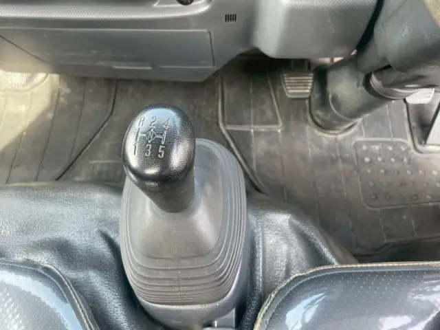 いすゞ エルフ 2RG-NJR88AD(2WD)の写真42