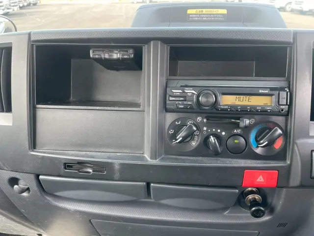いすゞ エルフ 2RG-NJR88AD(2WD)の写真43