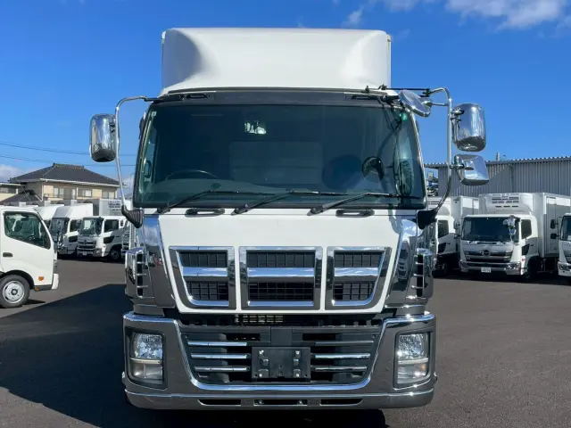 いすゞ ギガ QKG-CYJ77A(8x4)の写真2