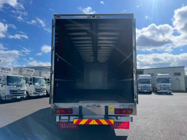 いすゞ ギガ QKG-CYJ77A(8x4)の写真10