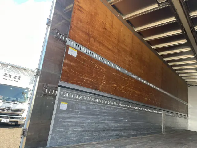 いすゞ ギガ QKG-CYJ77A(8x4)の写真11