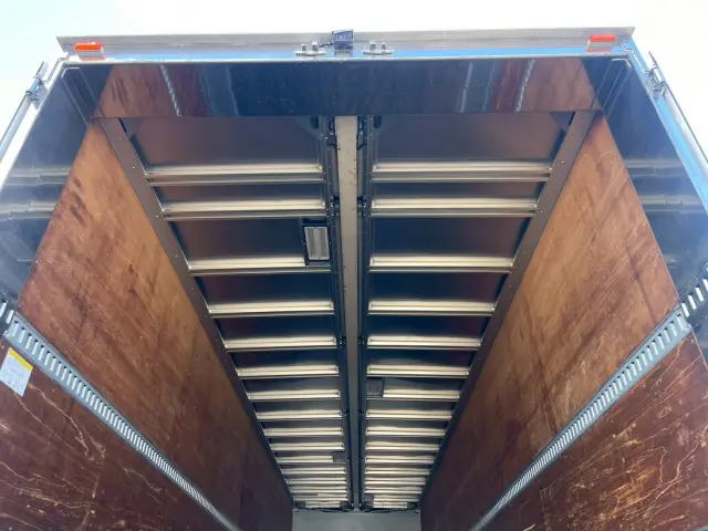 いすゞ ギガ QKG-CYJ77A(8x4)の写真14